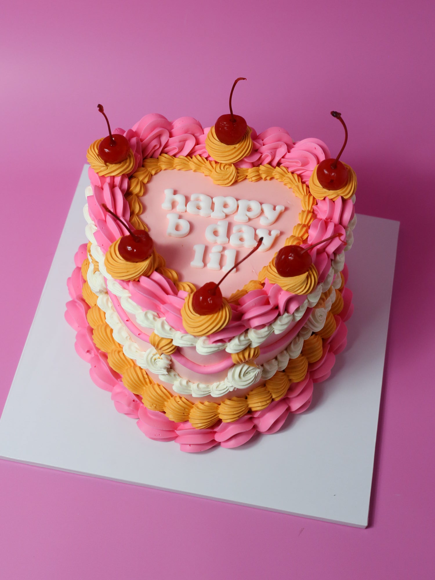 Vintage Heart cake Party Style. 