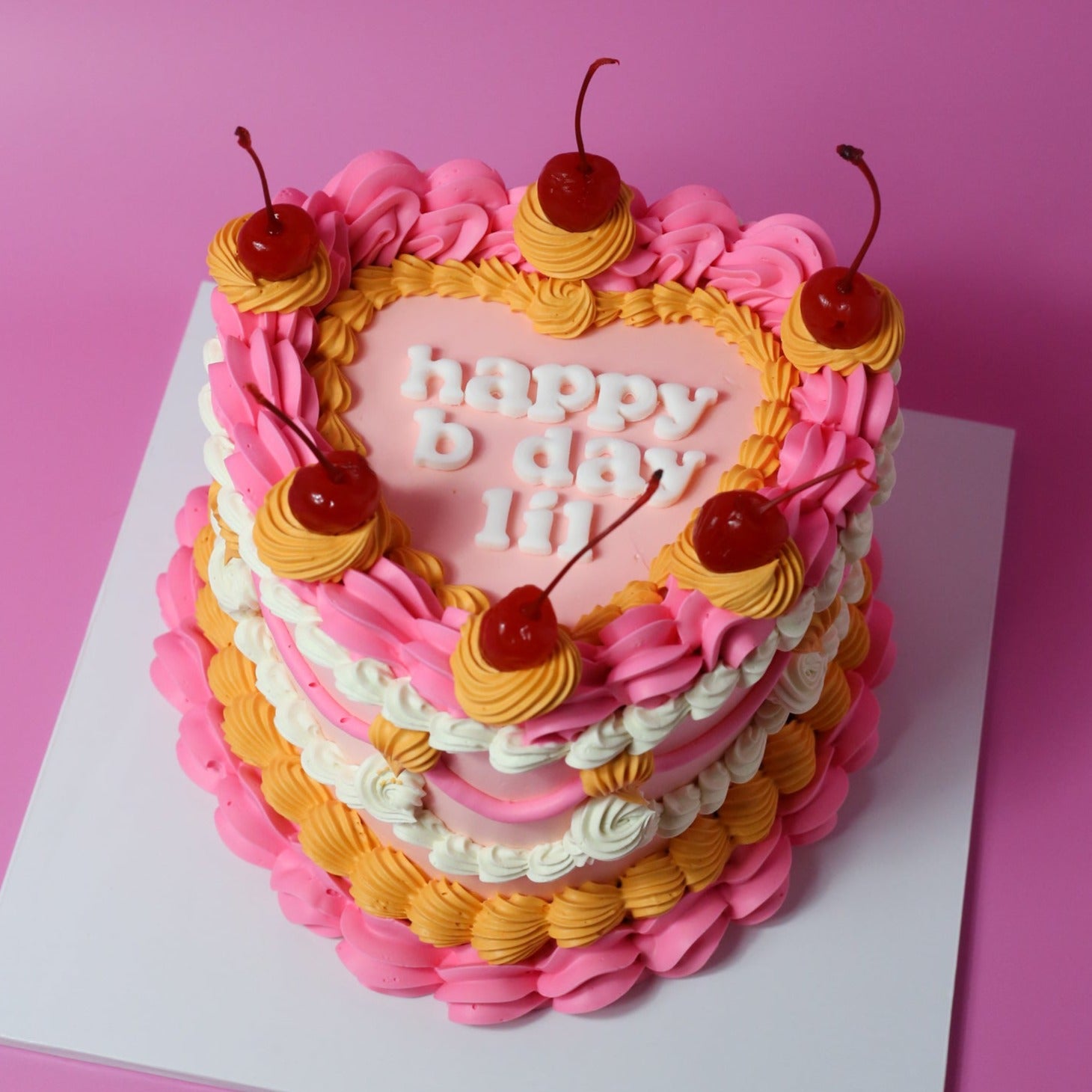 Vintage Heart cake Party Style. 
